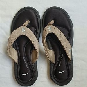 Nike flip flops